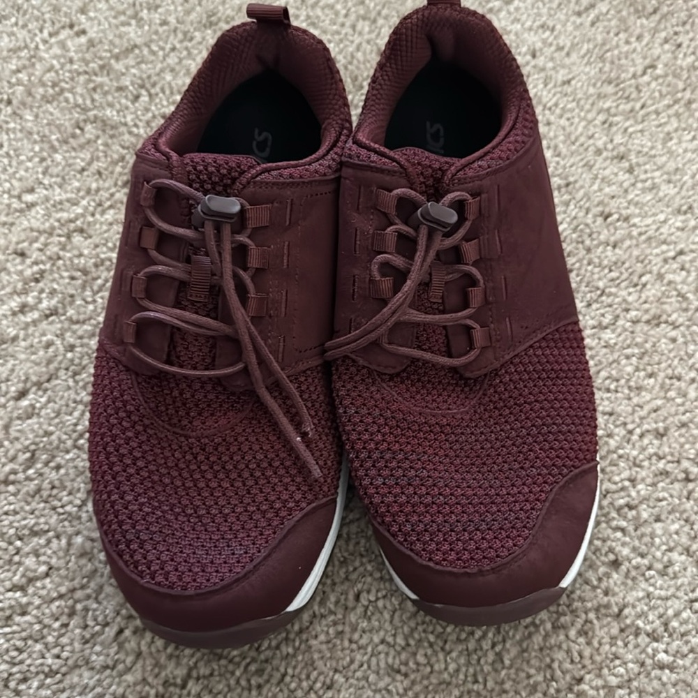 ASICS Sneakers